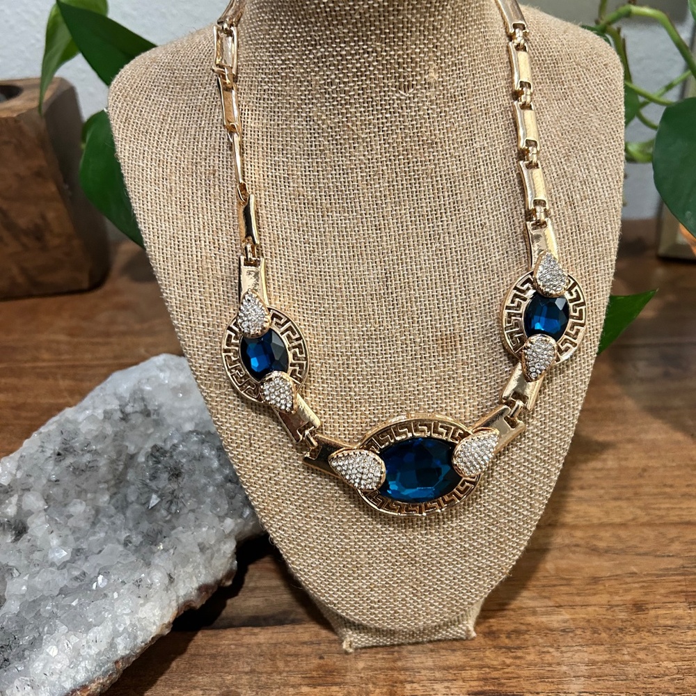 Elegant Faceted Oval Blue & Rhinestone Gold Statement Necklace And Earrings - Picture 8 of 9